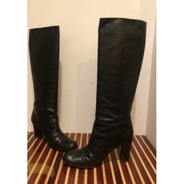 AVRIL GAU botte cuir noir